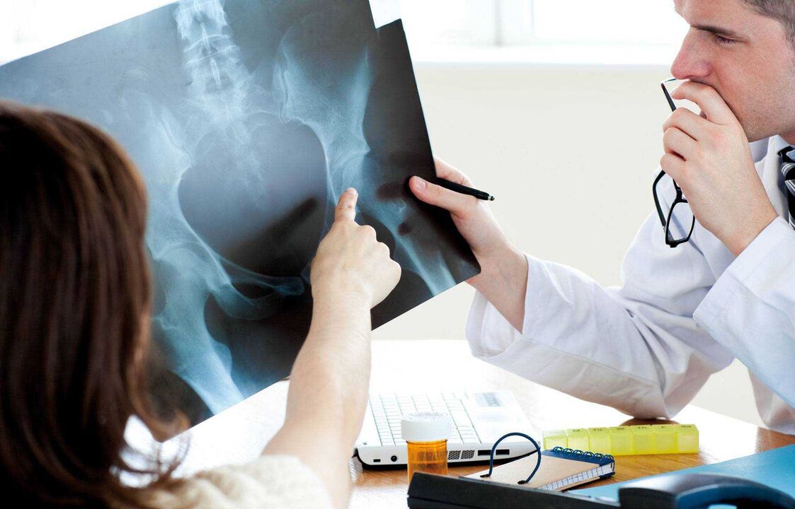 arstid uurivad puusaliigese artroosi röntgenuuringut